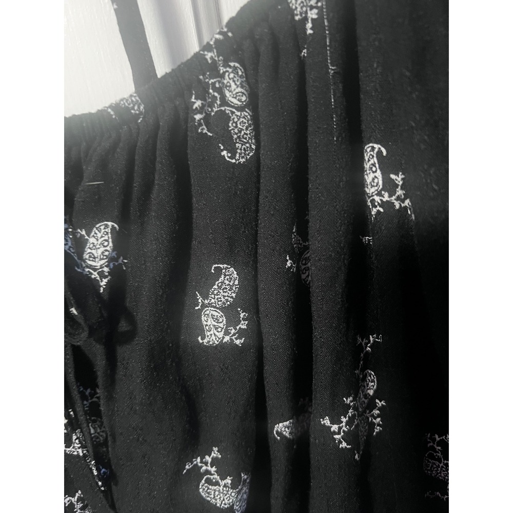 Maurices Womens XXL Black Paisley Smocked Peplum Top Puff Sleeve Square Neck NWT - Picture 2 of 4